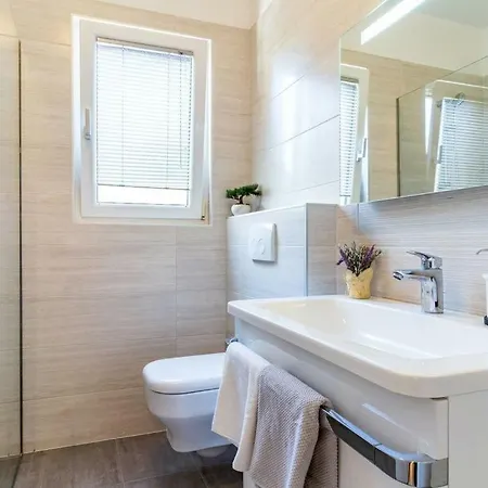 Holiday home With Pool And Garden Trviz